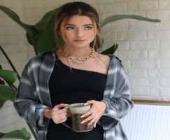 Marcelle promotes several things including brands like Bella Dahl through different social media platforms.